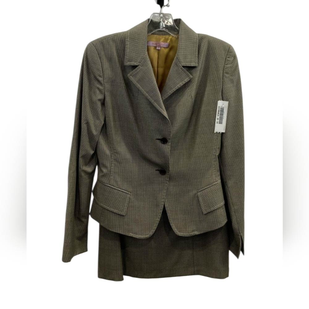Elegant Women's Checkered Blazer